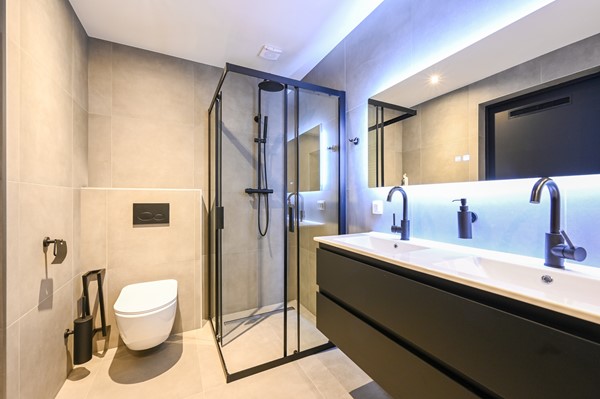 Medium property photo - Dorpsweg, 3083 LA Rotterdam